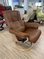 Stressless® Mayfair (M) Signature Sessel mit Hocker Batick Malt Brown